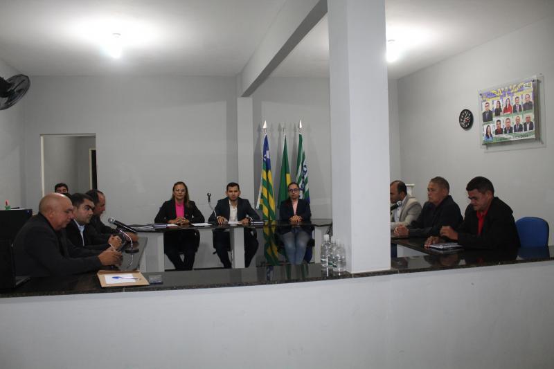 Câmara de Vereadores de Santana do Piauí realiza sessão e aprova projetos de lei e um requerimento voltado ao dia da mulher