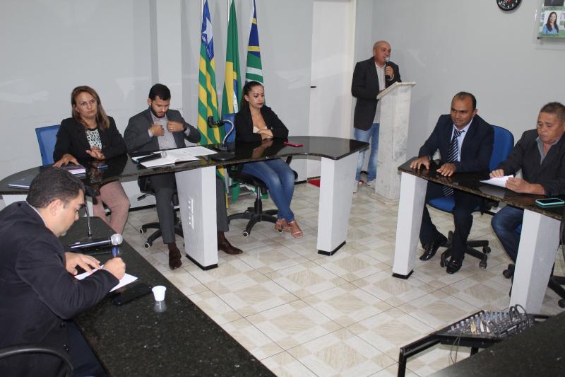 Câmara Municipal de Santana realiza sessão e aprova projeto de lei da prefeitura que institui o Programa Bolsa Atleta